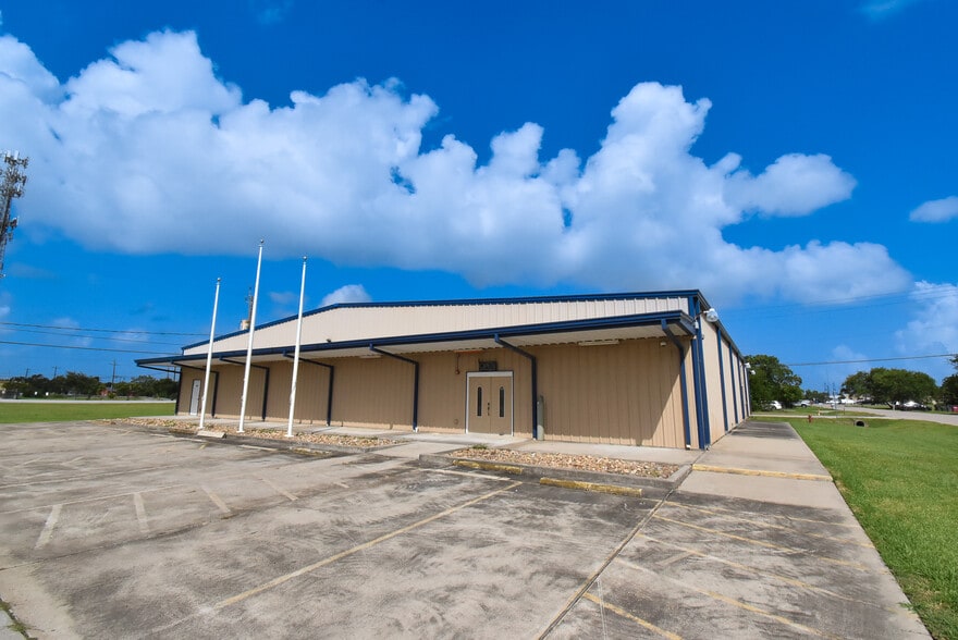 116 S Avenue D, Freeport, TX à louer - Photo de l’immeuble – Image 3 sur 20