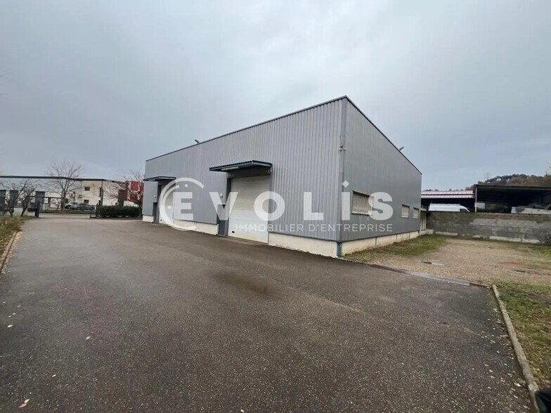 Bureau dans Millery à louer - Photo de l’immeuble – Image 1 sur 9