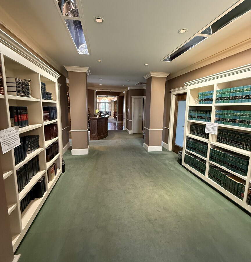 212 Center St, Little Rock, AR 72201 - Lot 900 - - Photo intérieure - Image 1 of 4