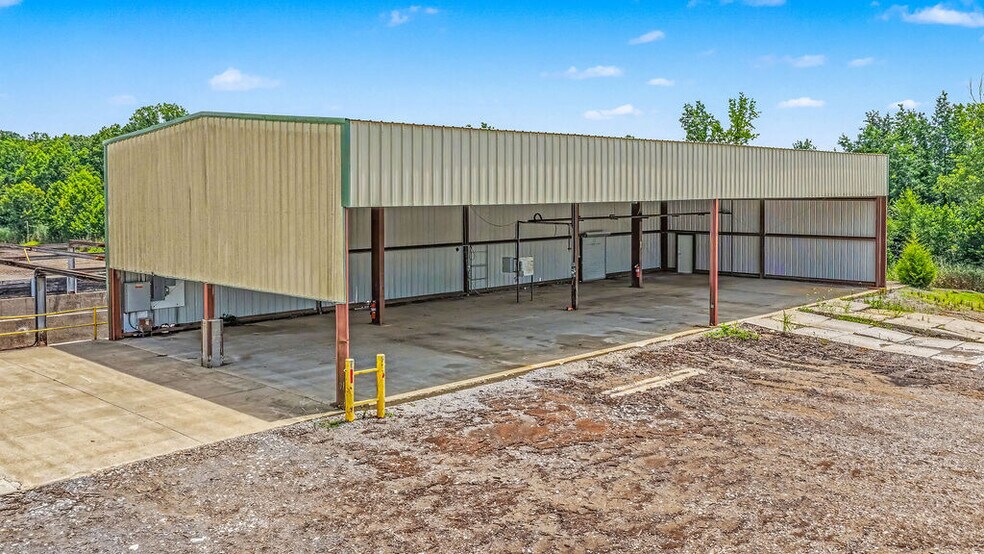 288 Premium Dr, Central City, KY à vendre - Photo de l’immeuble – Image 2 sur 15