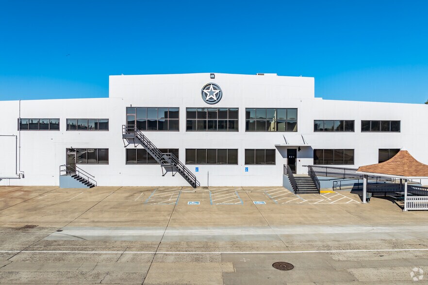 8200-8250 Ferguson Ave, Sacramento, CA à louer - Photo de l’immeuble – Image 2 sur 19