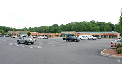 551-801 Merrimac Trl, Williamsburg, VA à louer Photo de l’immeuble– Image 1 sur 3
