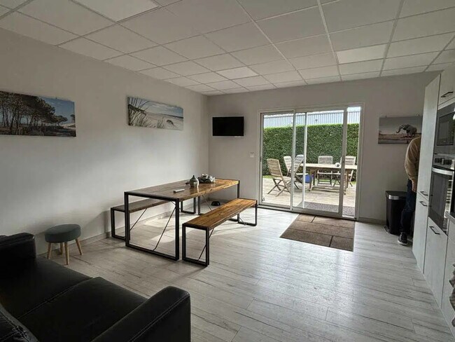 Plus de détails pour Local d’activités à vendre