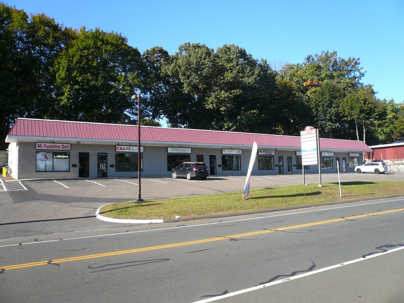 560 Forest Rd, West Haven, CT à louer Photo de l’immeuble– Image 1 sur 5