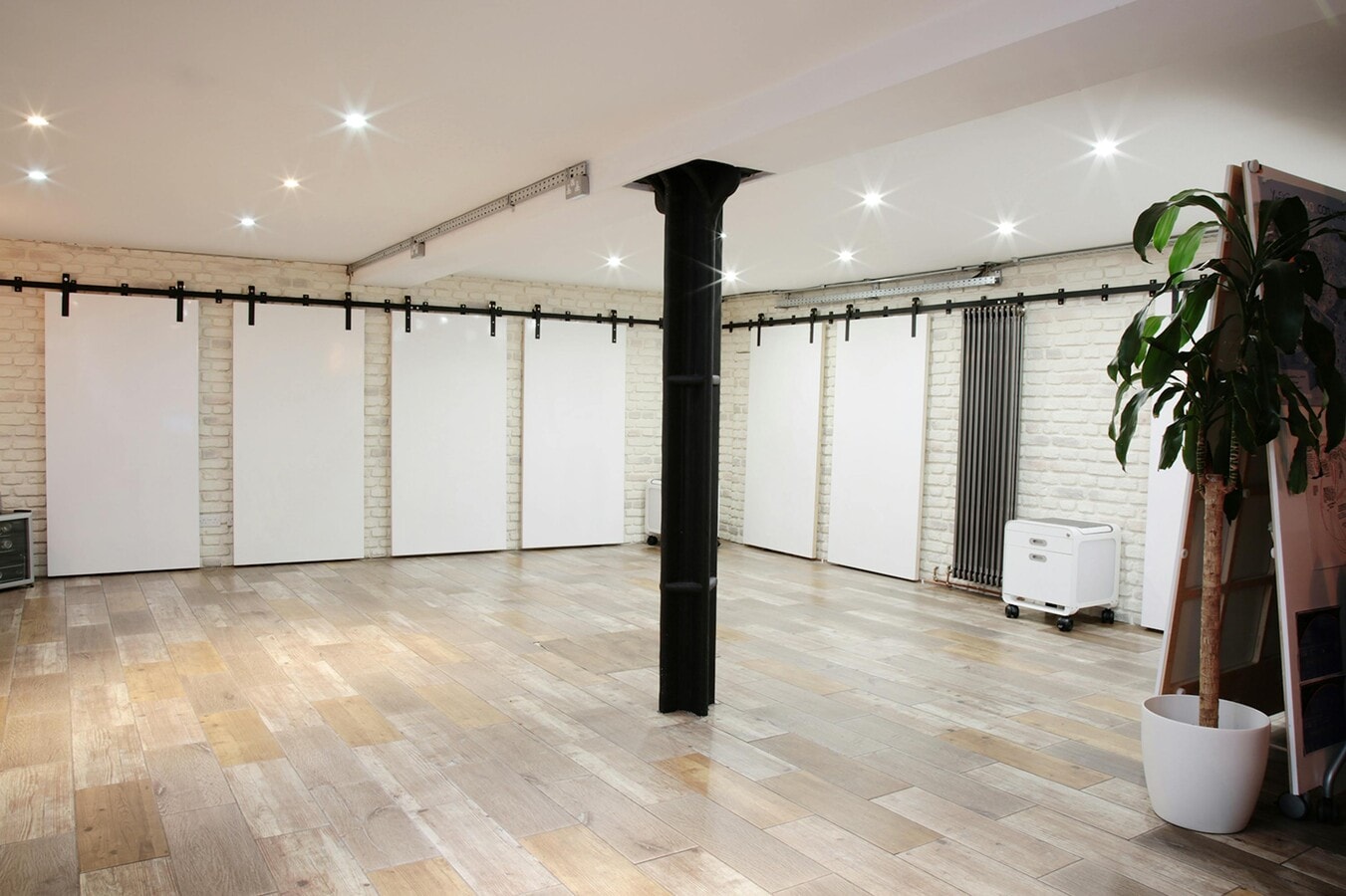 9-10 Mallow St, Londres, LND EC1Y 8RQ - Lot 9 -  - Photo intérieure - Image 1 of 4