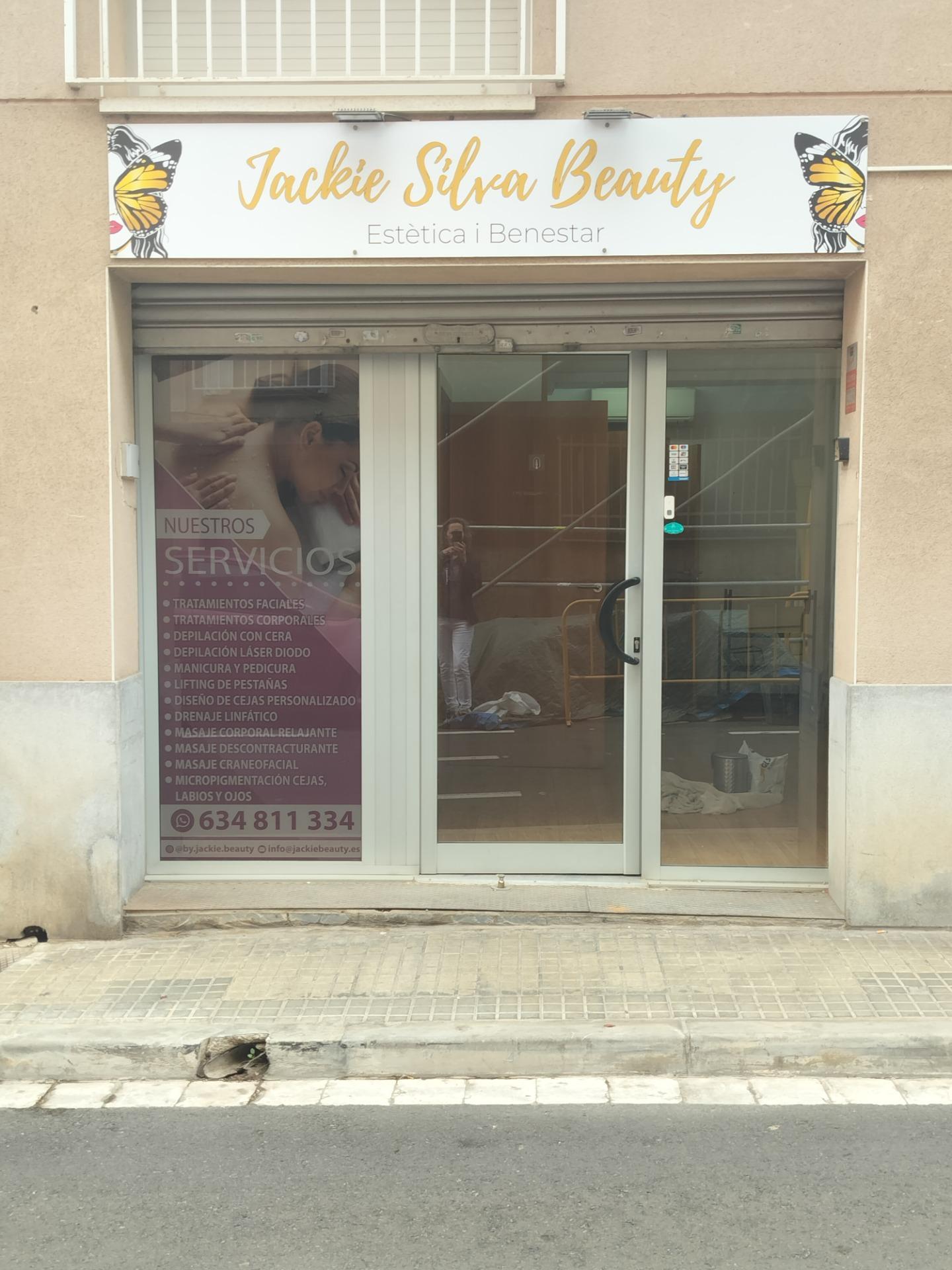 Local commercial dans Viladecans, Barcelona à louer Photo de l’immeuble– Image 1 sur 4