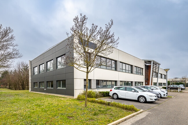 Plus de détails pour 284 Allée Alexandre Borodine, Saint-Priest - Bureau à louer
