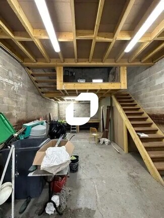 Plus de détails pour Local d'activités à louer