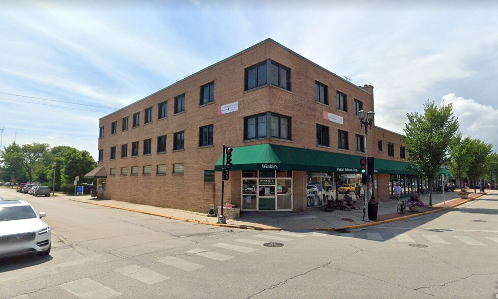601-629 E Silver Spring Dr, Whitefish Bay, WI à louer - Photo de l’immeuble – Image 3 sur 3