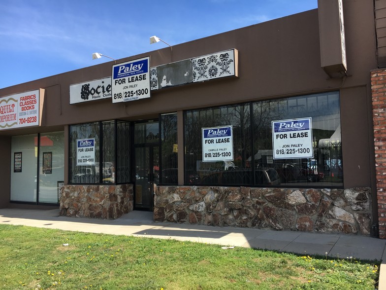 4900-4904 Topanga Canyon Blvd, Woodland Hills, CA à louer - Photo de l’immeuble – Image 1 sur 2