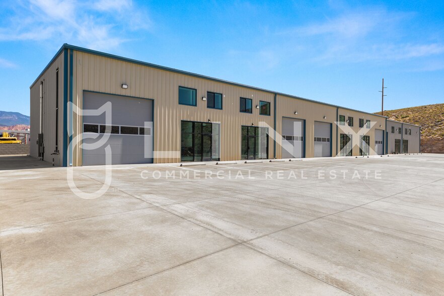 5508 240 N, Hurricane, UT à louer - Photo de l’immeuble – Image 1 sur 9
