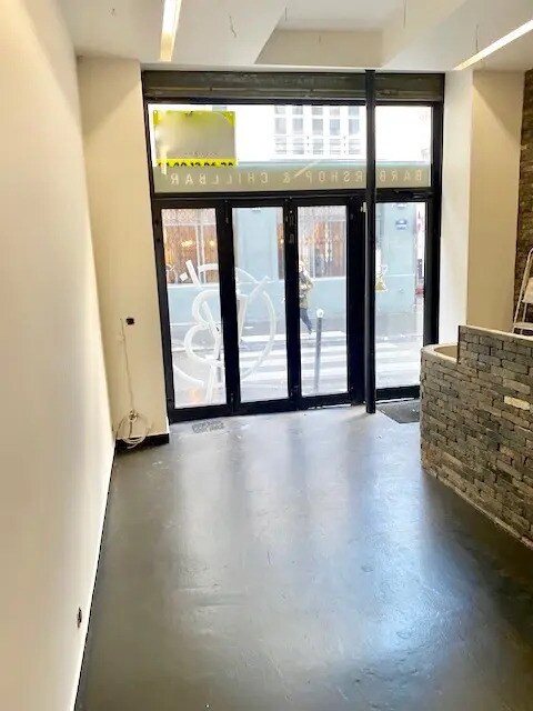 Plus de détails pour Local commercial à vendre