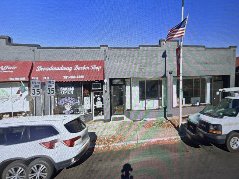 23-21 Broadway, Fair Lawn, NJ à louer - Photo de l’immeuble – Image 1 sur 9