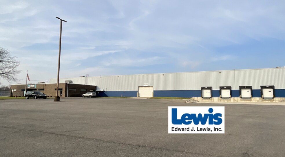 427 Thacher Ln, Youngstown, OH à louer - Photo de l’immeuble – Image 2 sur 14