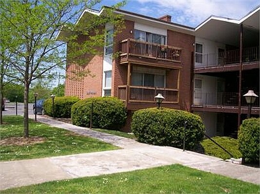 101 Waldorf Pky, Syracuse, NY à vendre - Photo de l’immeuble – Image 3 sur 21