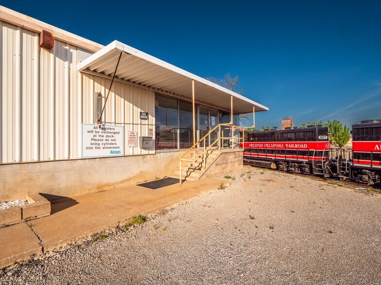 1 W Choctaw Ave, Mcalester, OK à vendre - Photo de l’immeuble – Image 3 sur 42