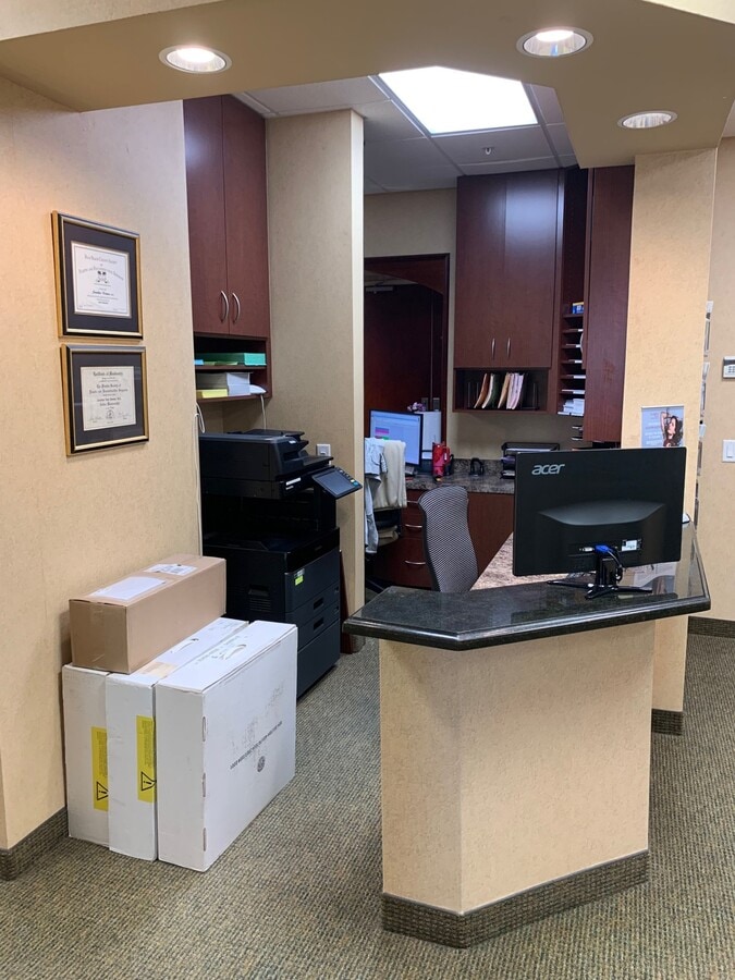 670 Glades Rd, Boca Raton, FL 33486 - Lot 240 -  - Photo intérieure - Image 1 of 17