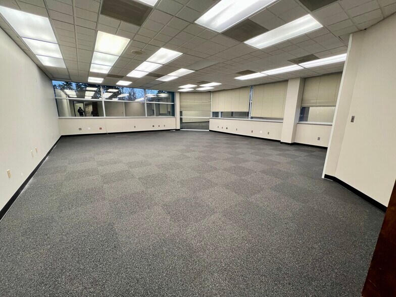 1912 Eastchester Dr, High Point, NC à louer - Photo intérieure – Image 2 sur 3