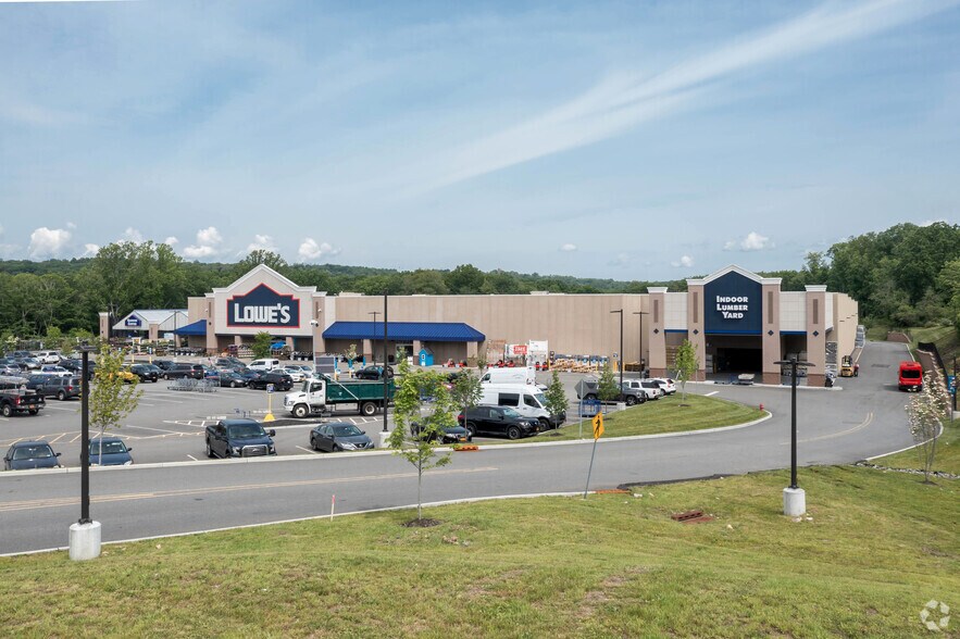 3200 Crompond Rd, Yorktown Heights, NY à louer - Photo de l’immeuble – Image 3 sur 6