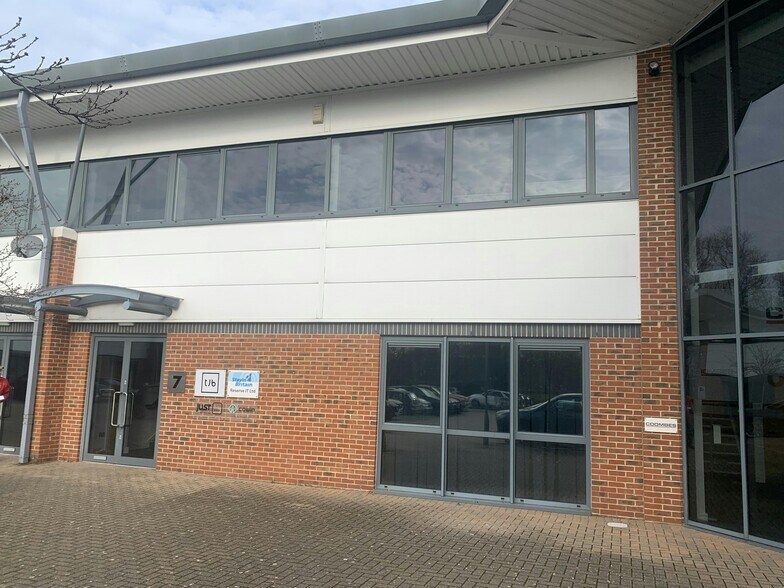 Bedford Rd, Petersfield à vendre - Photo de l’immeuble – Image 1 sur 5