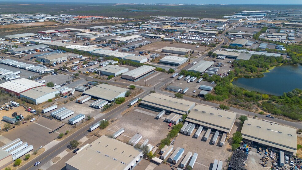 14112 Business Ave, Laredo, TX à louer - Photo de l’immeuble – Image 3 sur 8