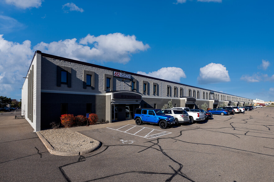 7401-7435 Washington Ave S, Edina, MN à louer - Photo de l’immeuble – Image 3 sur 10