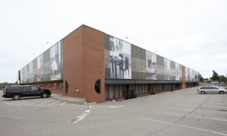Plus de détails pour 555-573 Alness St, Toronto, ON - Industriel/Logistique à vendre