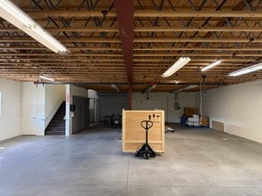 5 Harris Ct, Monterey, CA à louer Photo intérieure– Image 2 sur 5