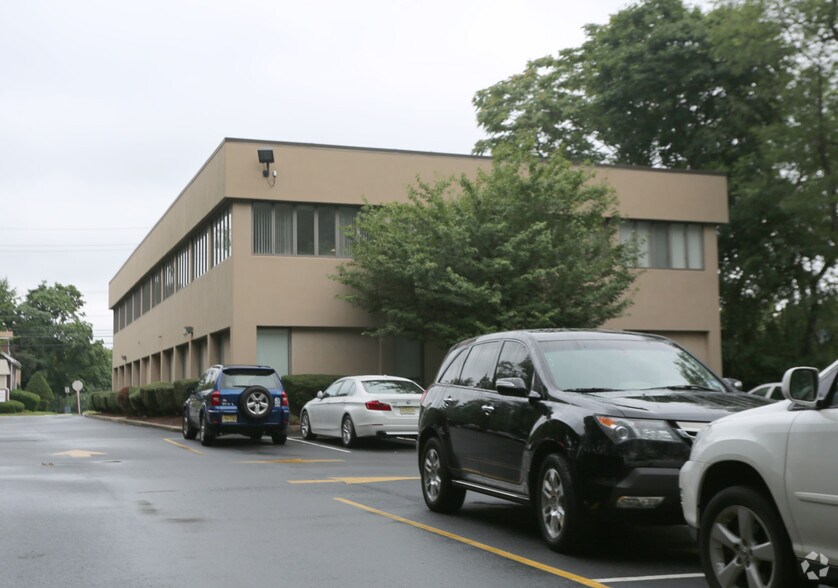 4-14 Saddle River Rd, Fair Lawn, NJ à louer - Photo de l’immeuble – Image 3 sur 9