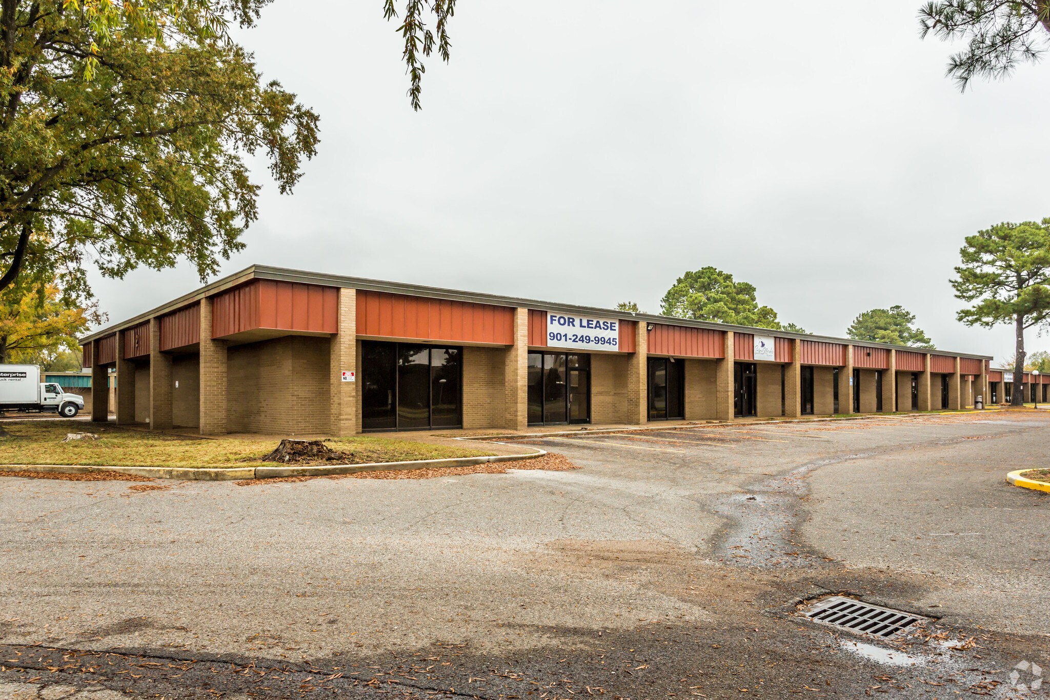 3055 Directors Row, Memphis, TN à vendre Photo principale– Image 1 sur 5