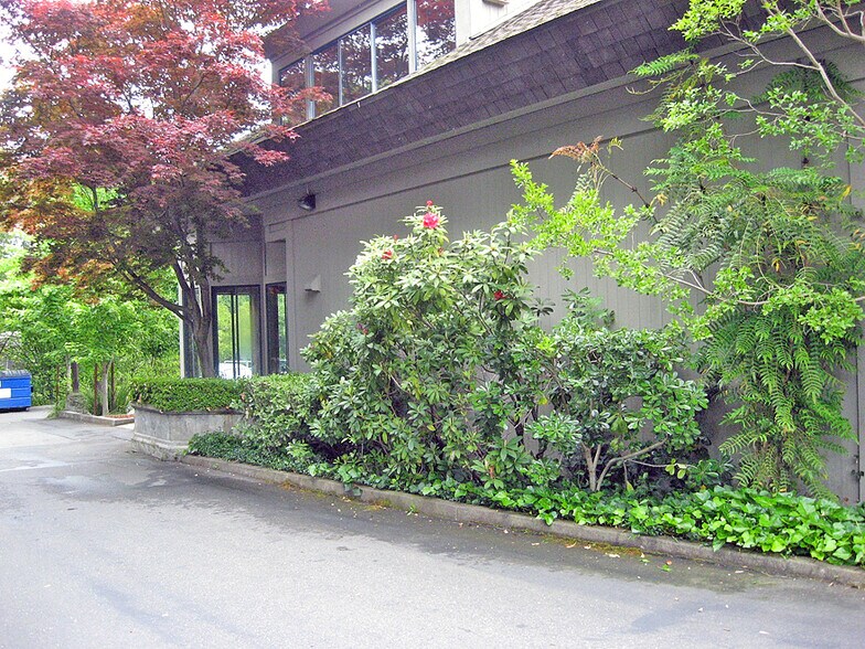 100 Brush Creek Rd, Santa Rosa, CA à louer - Photo de l’immeuble – Image 2 sur 6