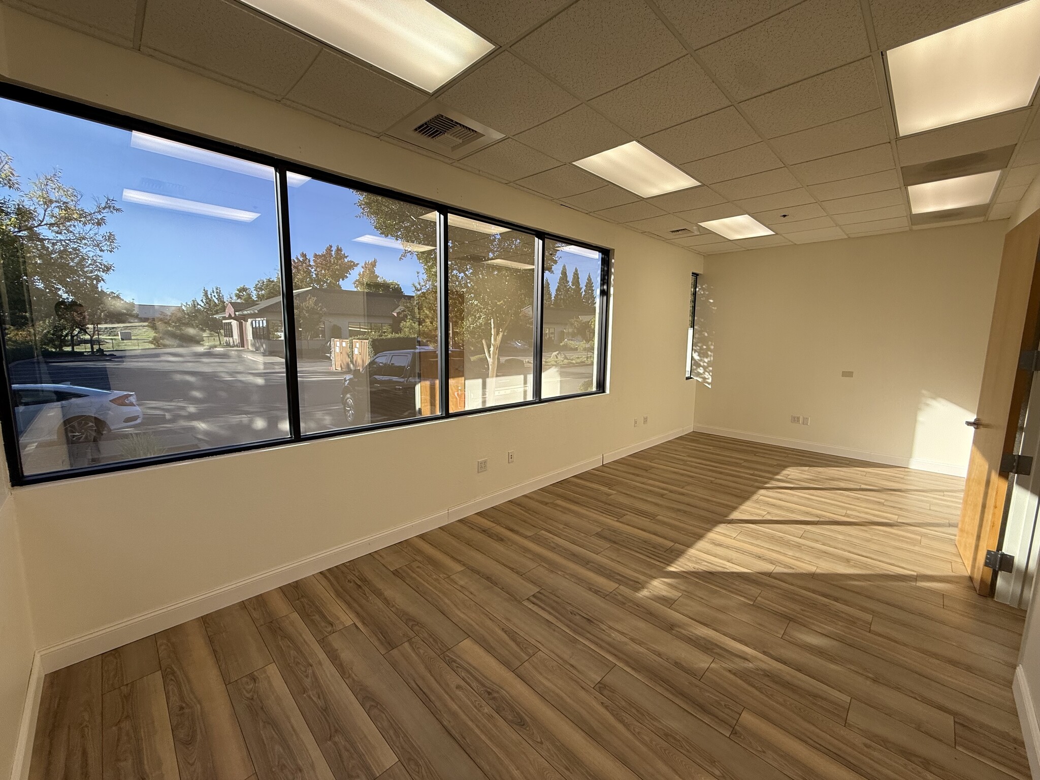 1037 Suncast Ln, El Dorado Hills, CA à louer Photo intérieure– Image 1 sur 4