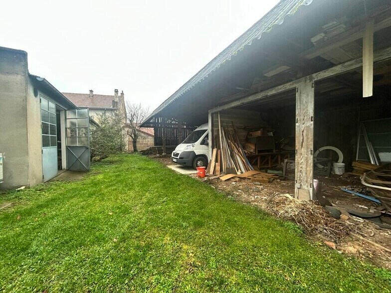 Local d'activités dans Champforgeuil à vendre - Photo de l’immeuble – Image 3 sur 5