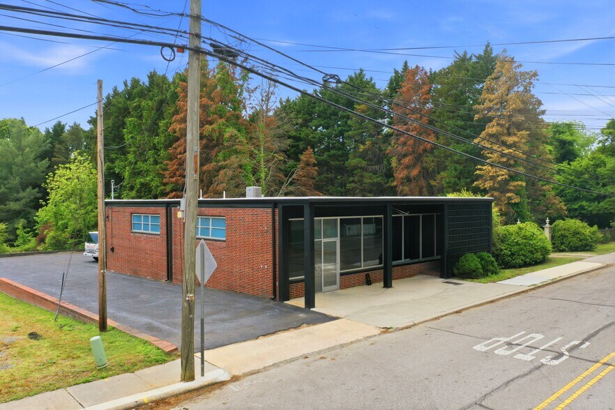 43 Main W St, Yanceyville, NC à vendre - Photo principale – Image 1 sur 43
