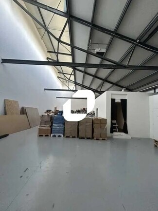 Plus de détails pour Bureau, Local d'activités à louer