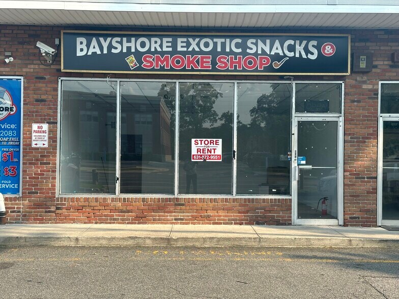 2104 Union Blvd, Bay Shore, NY à louer - Photo de l’immeuble – Image 2 sur 4