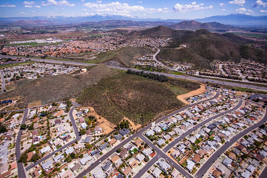 27285 El Rancho Dr, Menifee, CA à vendre - Photo de l’immeuble – Image 2 sur 4
