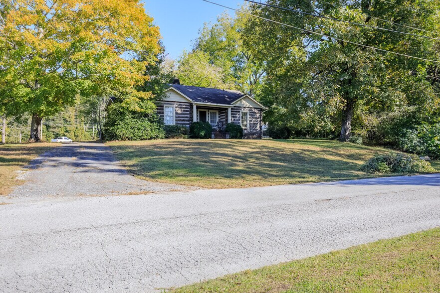 615 Patterson, LaFayette, GA à vendre - Photo de l’immeuble – Image 1 sur 32