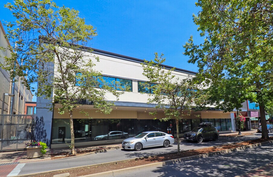 133 W Broadway, Eugene, OR à vendre - Photo de l’immeuble – Image 2 sur 10