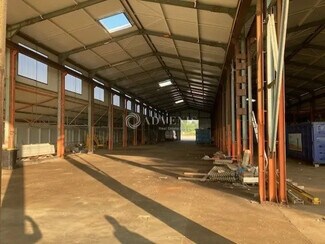 Plus de détails pour Local d'activités à louer