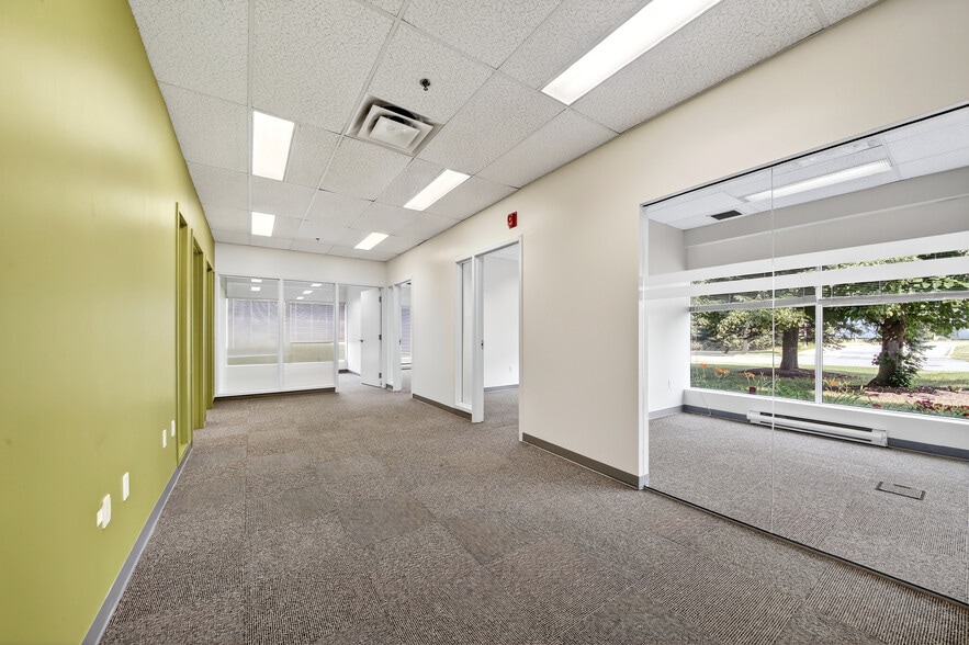 7210-7220 Rue Frederick-Banting, Saint-Laurent, QC à louer - Photo de l’immeuble – Image 2 sur 16