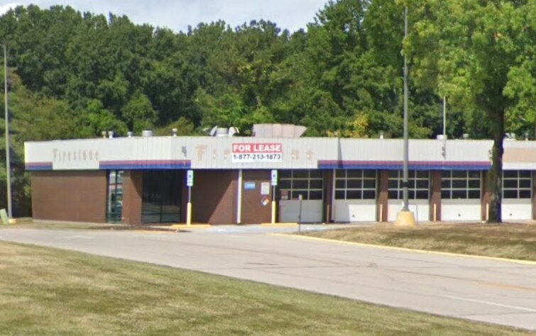 2855 Dunn Rd, Florissant, MO à louer Photo de l’immeuble– Image 1 sur 2