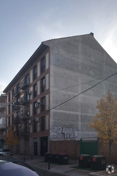 Local commercial dans Torrejón de Ardoz, Madrid à louer - Photo de l’immeuble – Image 2 sur 2