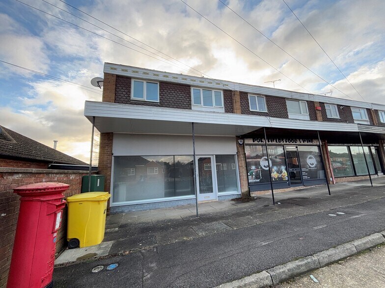 29-33 Portfields Rd, Newport Pagnell à louer - Photo de l’immeuble – Image 3 sur 7
