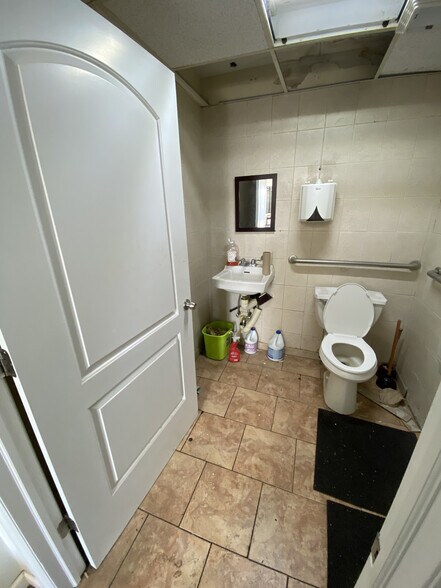910 Prospect Ave, Bronx, NY à louer - Photo de l’immeuble – Image 2 sur 18