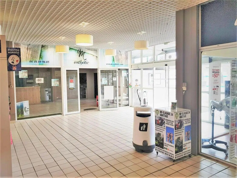 Local commercial dans Lignan-sur-Orb à louer - Hall d’entrée – Image 1 sur 3
