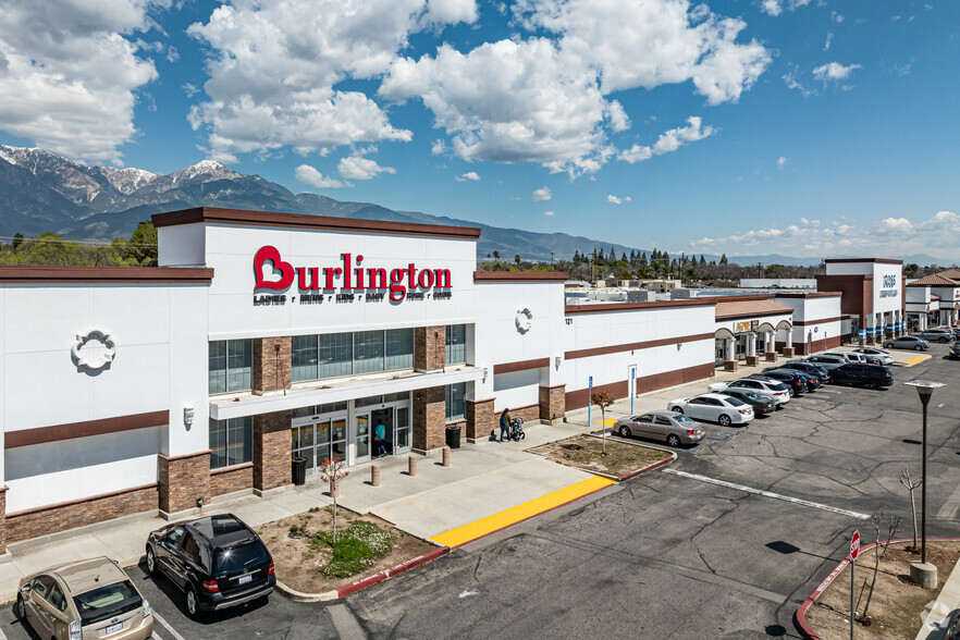 121 E Foothill Blvd, Upland, CA à louer - Photo de l’immeuble – Image 2 sur 8