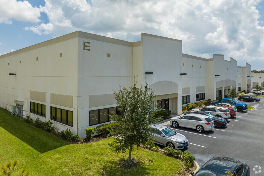 4456-4474 Eagle Falls Pl, Tampa, FL à louer - Photo de l’immeuble – Image 2 sur 18