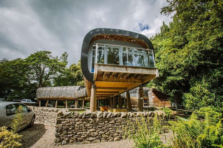 Ambleside Rd, Windermere à vendre - Photo de l’immeuble – Image 3 sur 12