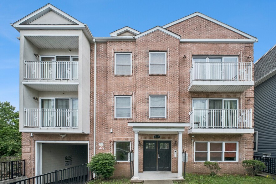219 Summer Ave, Newark, NJ à vendre - Photo principale – Image 1 sur 15